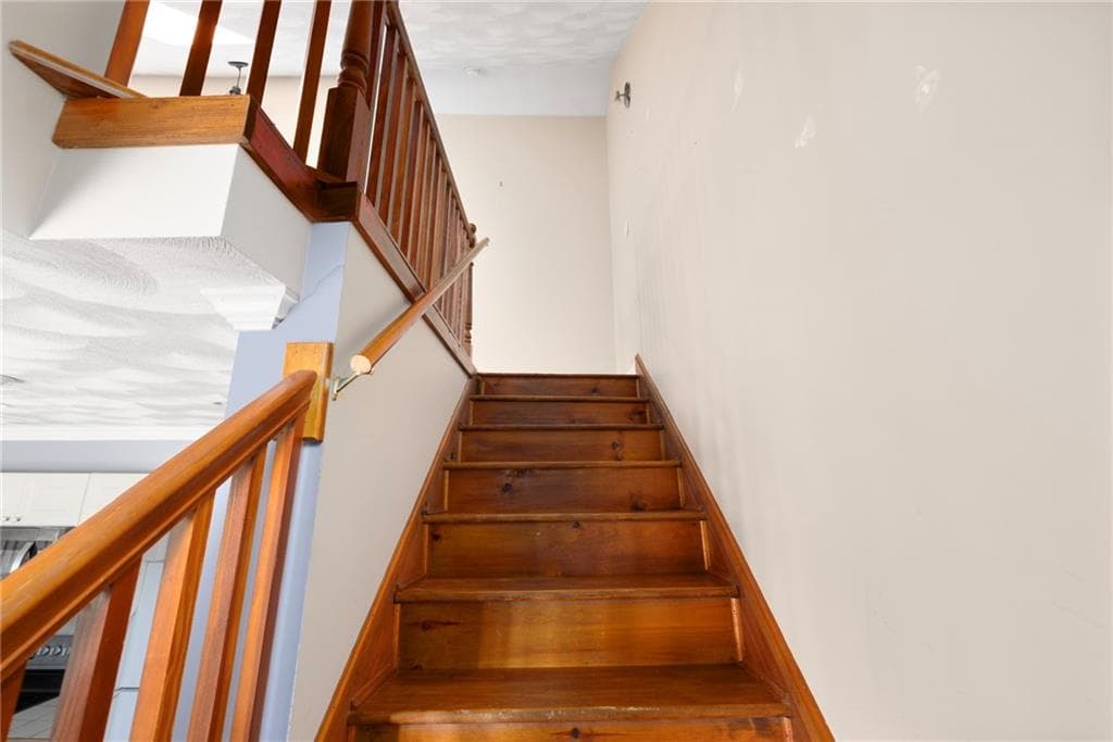 Condominium at 2799 Pawtucket Avenue, East Providence, photo 4 of 36