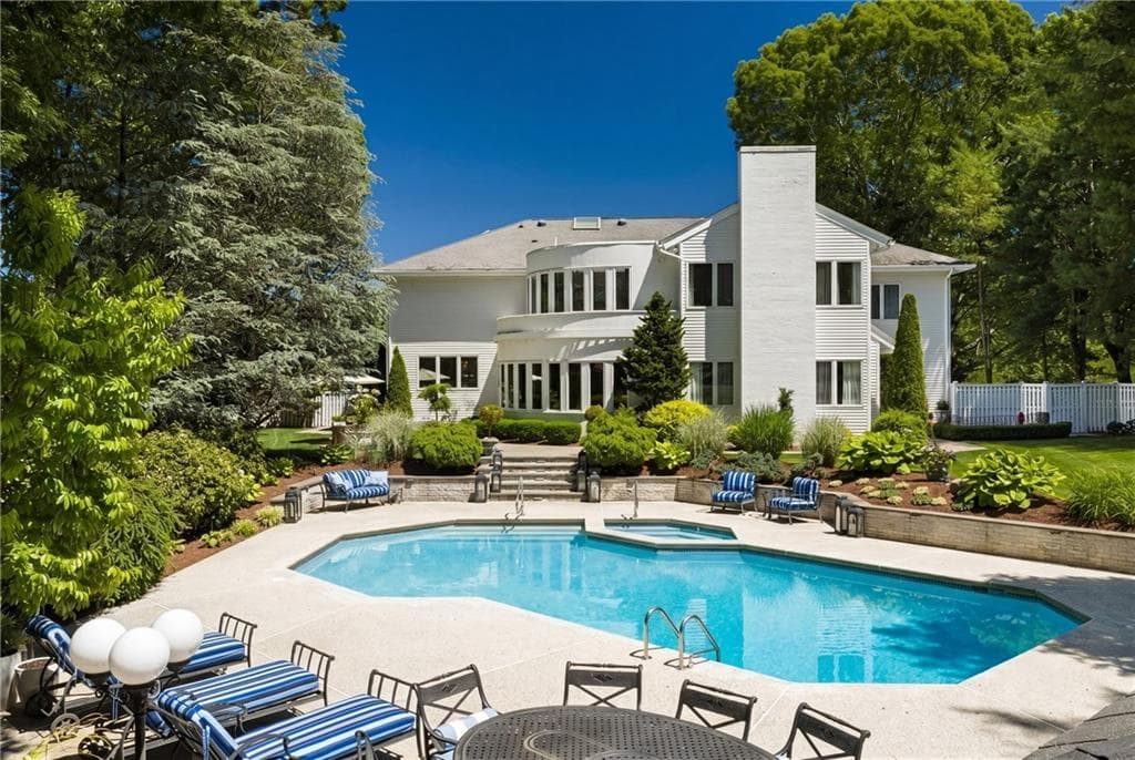 4 Jones Circle photo 4