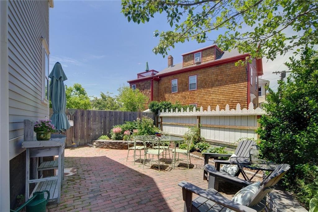 8 Sanford Street photo 23