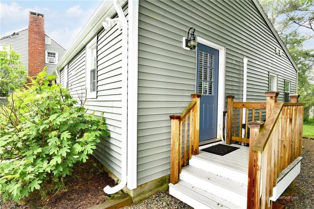 Single Family Residence at 17 Melbourne Drive, Narragansett, photo 24 of 27