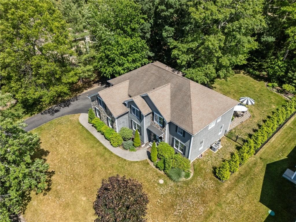 470 Sylvan Court photo 4