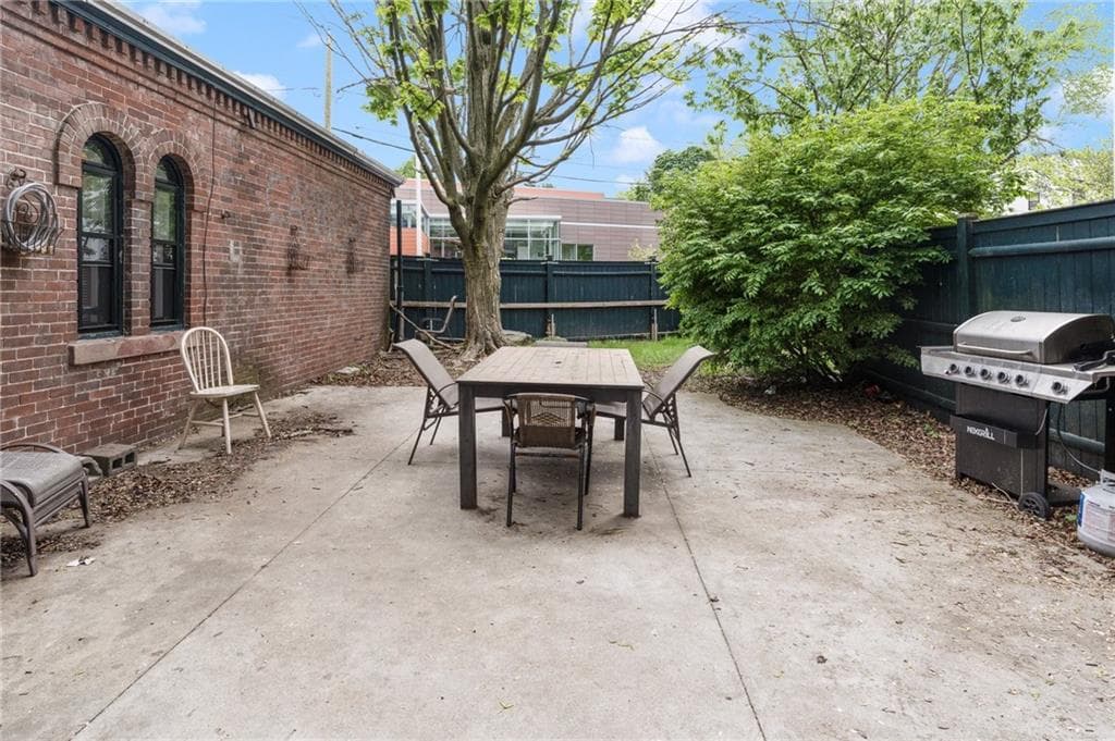 369 Thayer Street photo 3