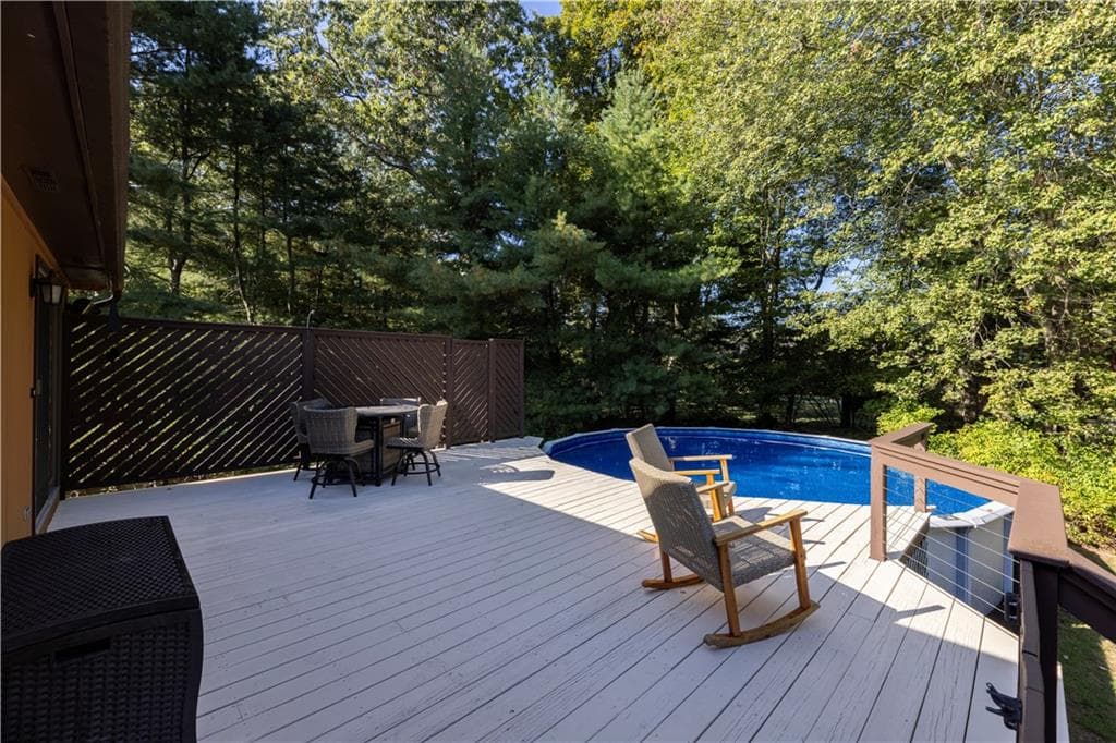 Single Family Residence at 8 Robin Drive, North Kingstown, photo 17 of 50
