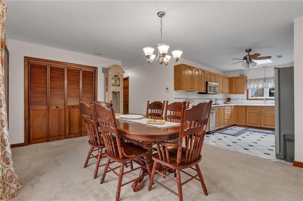 Single Family Residence at 3 Douglas Circle, Smithfield, photo 17 of 38