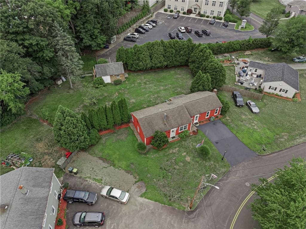 Single Family Residence at 3 Douglas Circle, Smithfield, photo 30 of 38