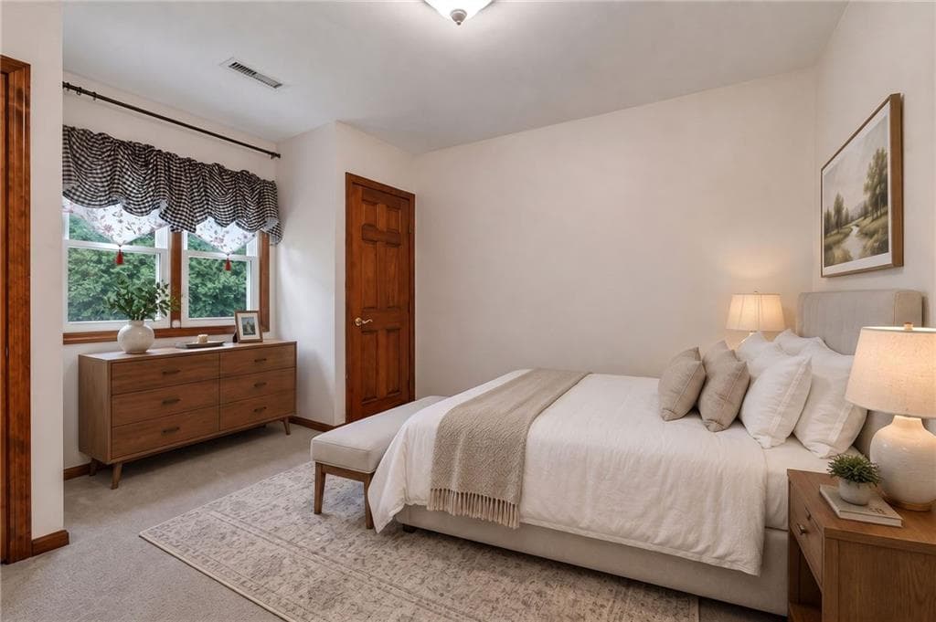 Single Family Residence at 3 Douglas Circle, Smithfield, photo 10 of 38