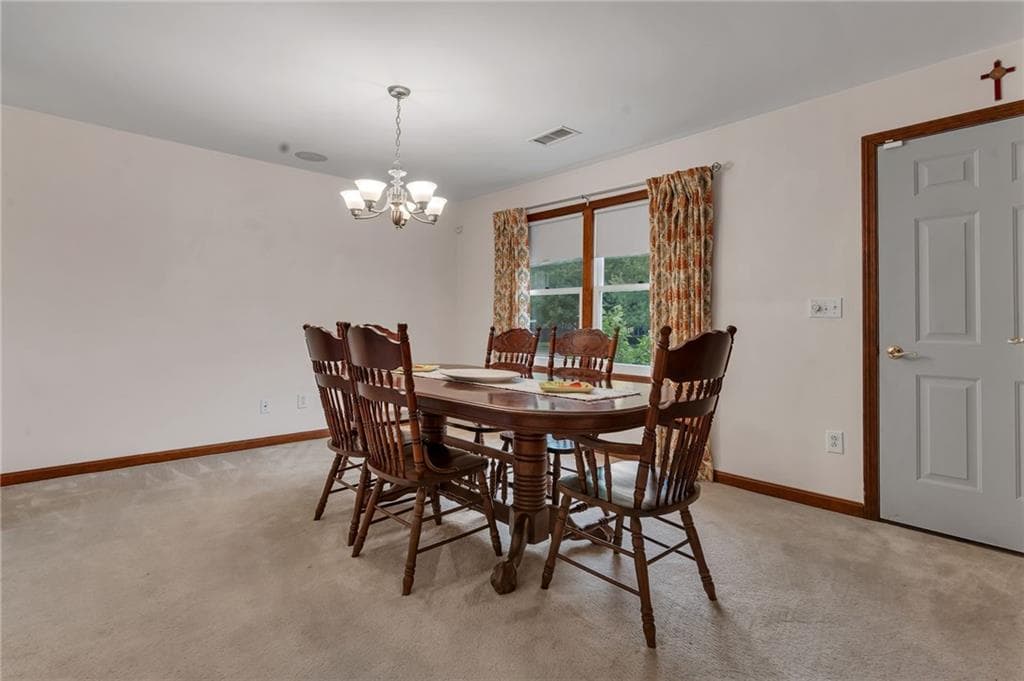 Single Family Residence at 3 Douglas Circle, Smithfield, photo 19 of 38