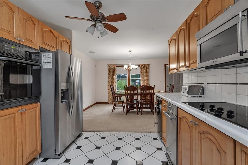 Single Family Residence at 3 Douglas Circle, Smithfield, photo 21 of 38