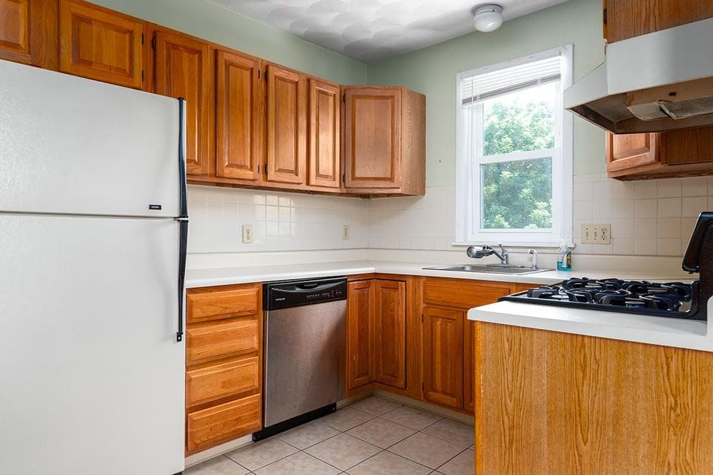 255 0 Farmington Avenue photo 25