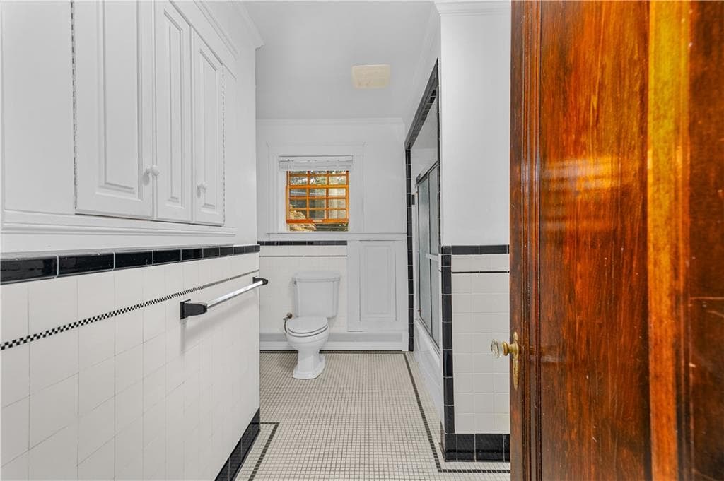Single Family Residence at 4 Grandview Avenue, Lincoln, photo 26 of 49