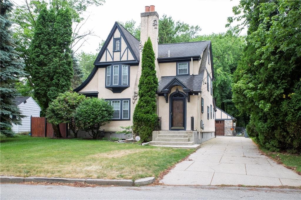 Single Family Residence at 4 Grandview Avenue, Lincoln, photo 3 of 49