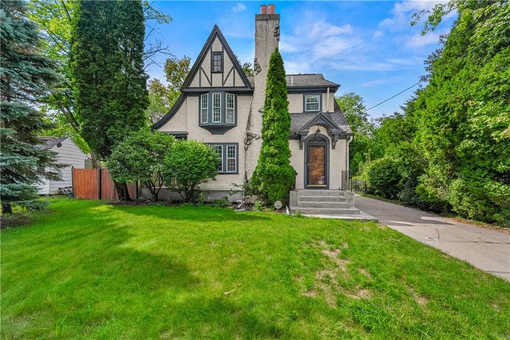 4 Grandview Avenue