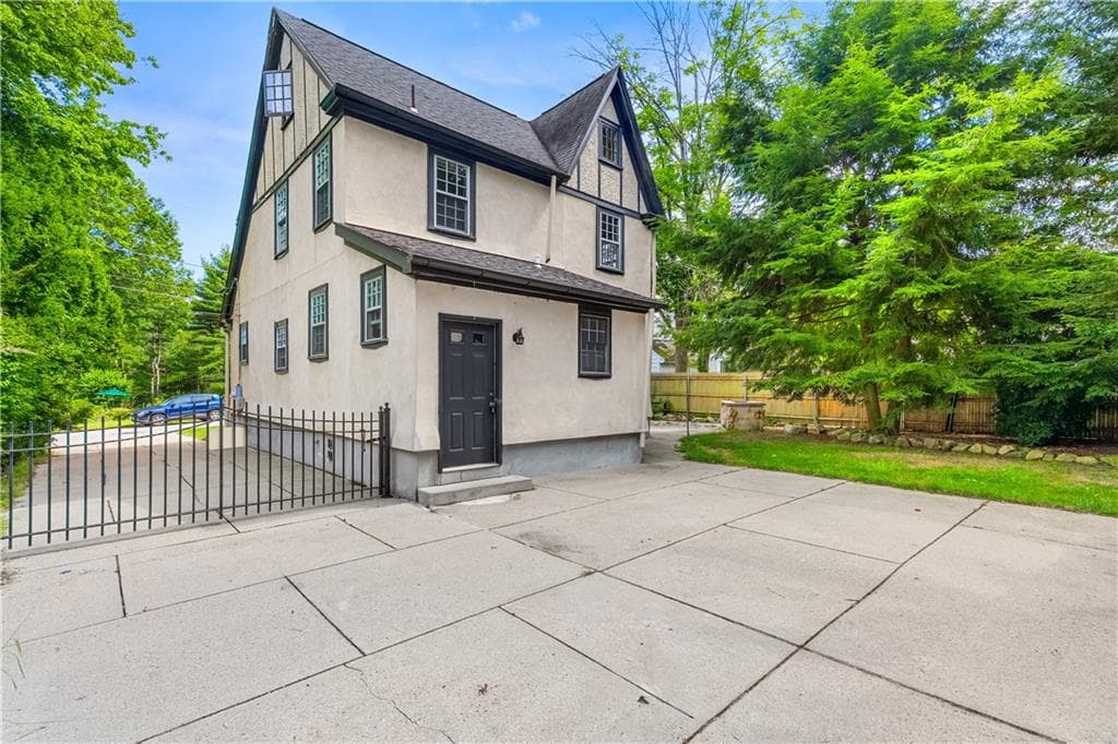Single Family Residence at 4 Grandview Avenue, Lincoln, photo 38 of 49