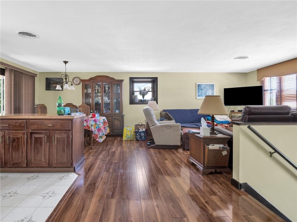 35 Sycamore Drive photo 7
