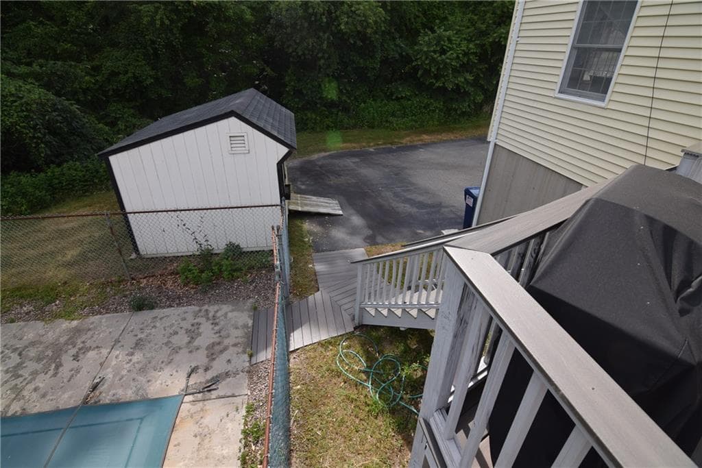 8 Pequot Avenue photo 31