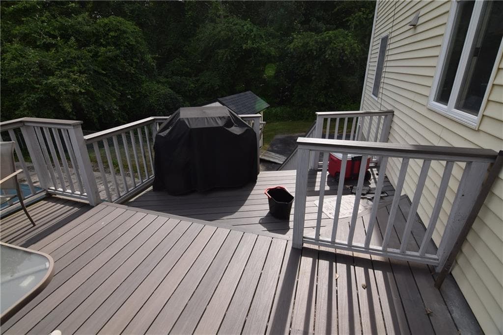 8 Pequot Avenue photo 29