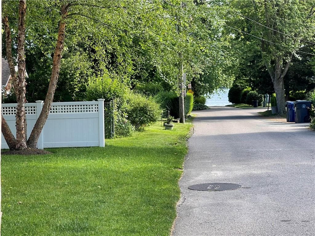 80 Preston Drive photo 2