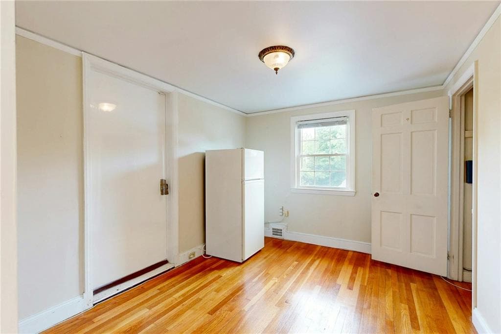 873 Warwick Avenue photo 34