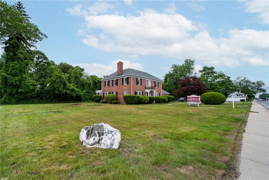 873 Warwick Avenue photo 45