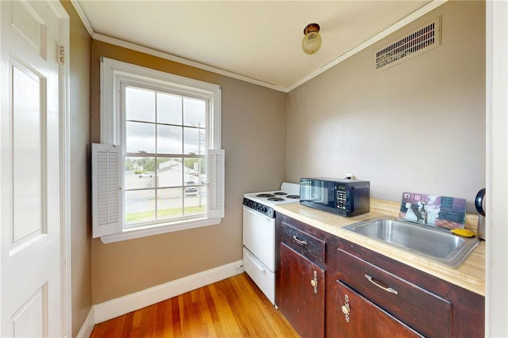 873 Warwick Avenue photo 40