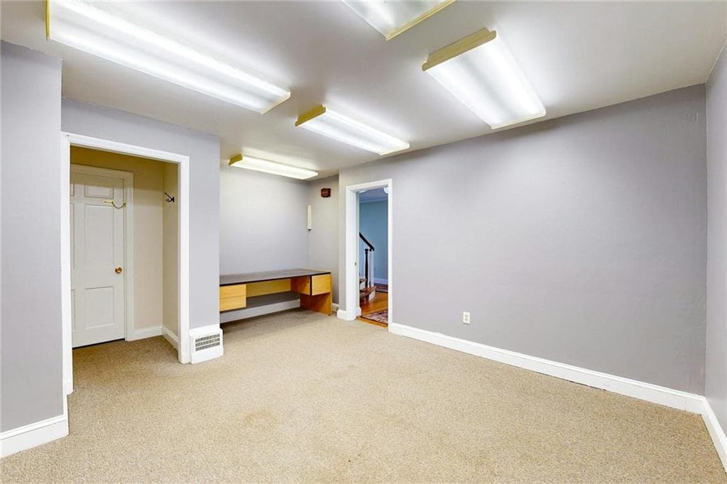 873 Warwick Avenue photo 29