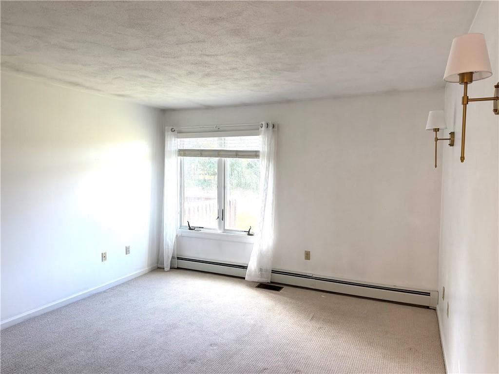 Condominium at 30 Acorn Court UNIT G6, South Kingstown, photo 10 of 17