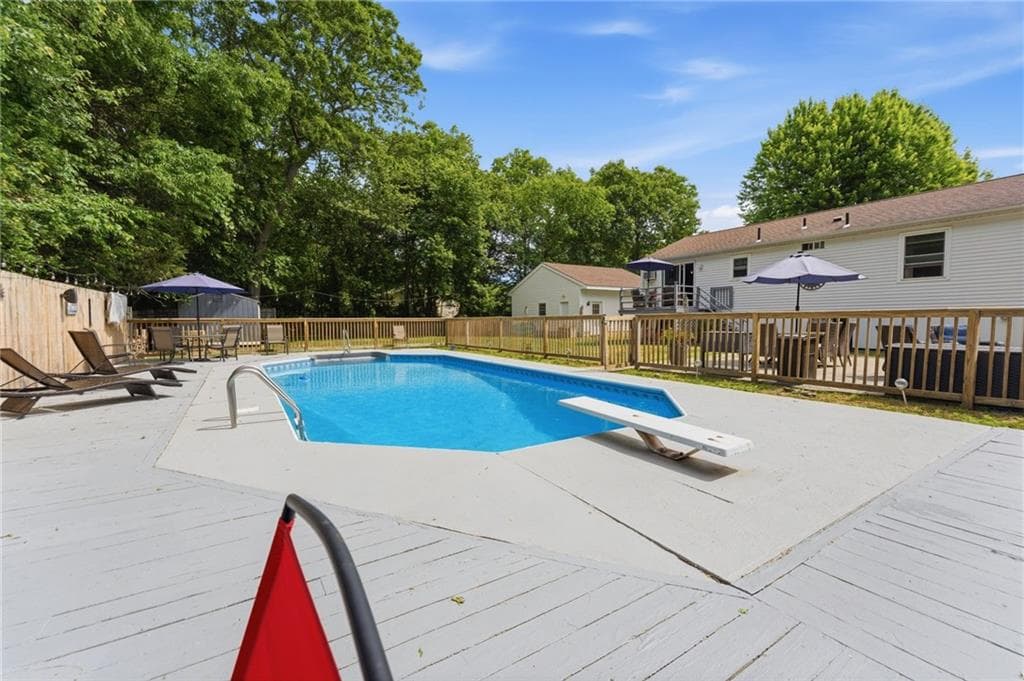 Single Family Residence at 8 Sparrow Drive, Westerly, photo 12 of 48