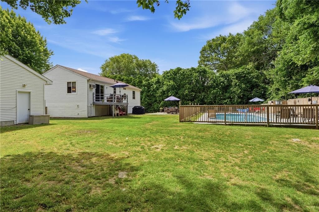 Single Family Residence at 8 Sparrow Drive, Westerly, photo 7 of 48