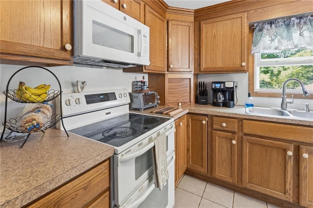 Single Family Residence at 8 Sparrow Drive, Westerly, photo 29 of 48