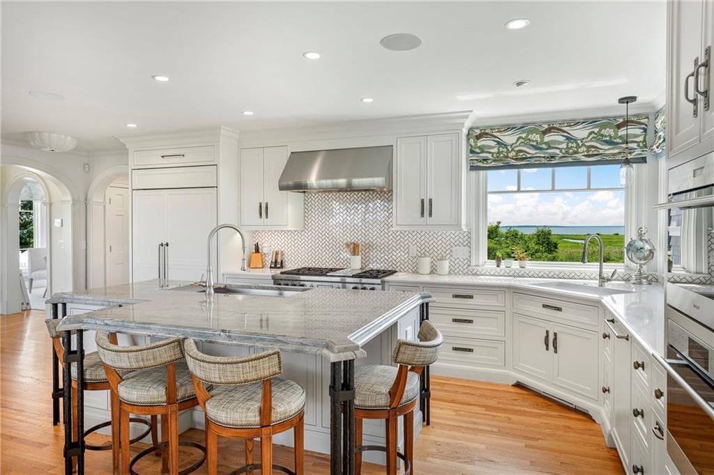 Single Family Residence at 24 Stone Tower Lane, Barrington, photo 21 of 48
