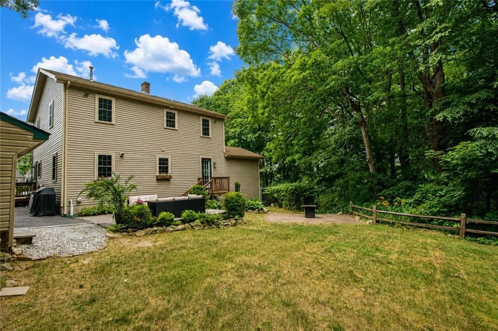 Single Family Residence at 20 Whipple Road, Smithfield, photo 6 of 27