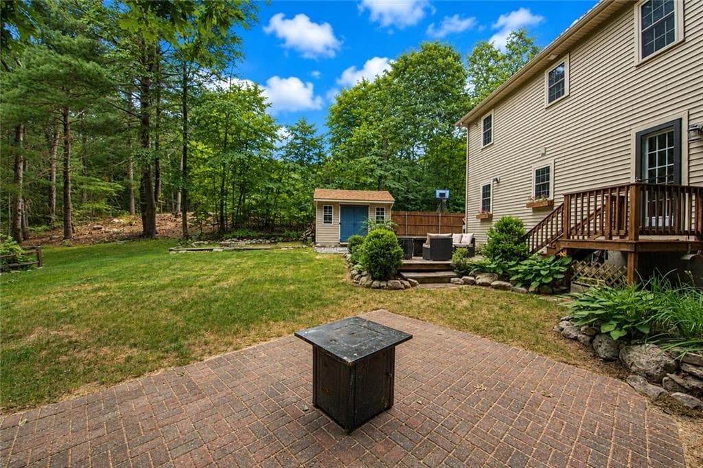 Single Family Residence at 20 Whipple Road, Smithfield, photo 7 of 27