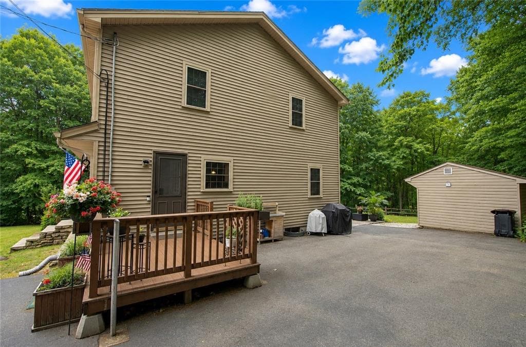 Single Family Residence at 20 Whipple Road, Smithfield, photo 4 of 27