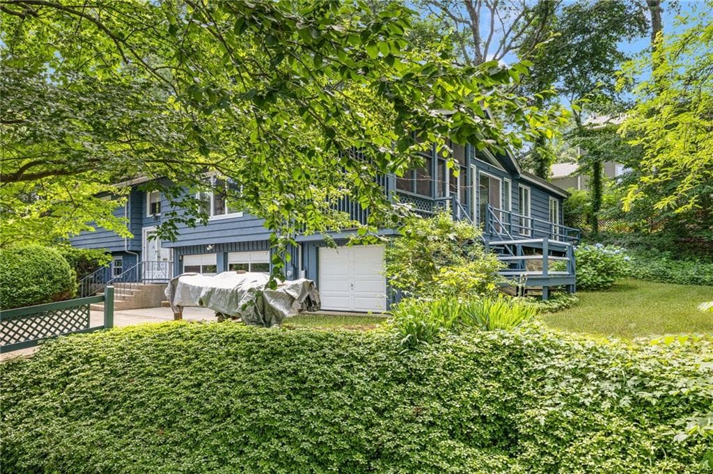 Single Family Residence at 58 Rip Van Winkle Circle, Warwick, photo 6 of 39