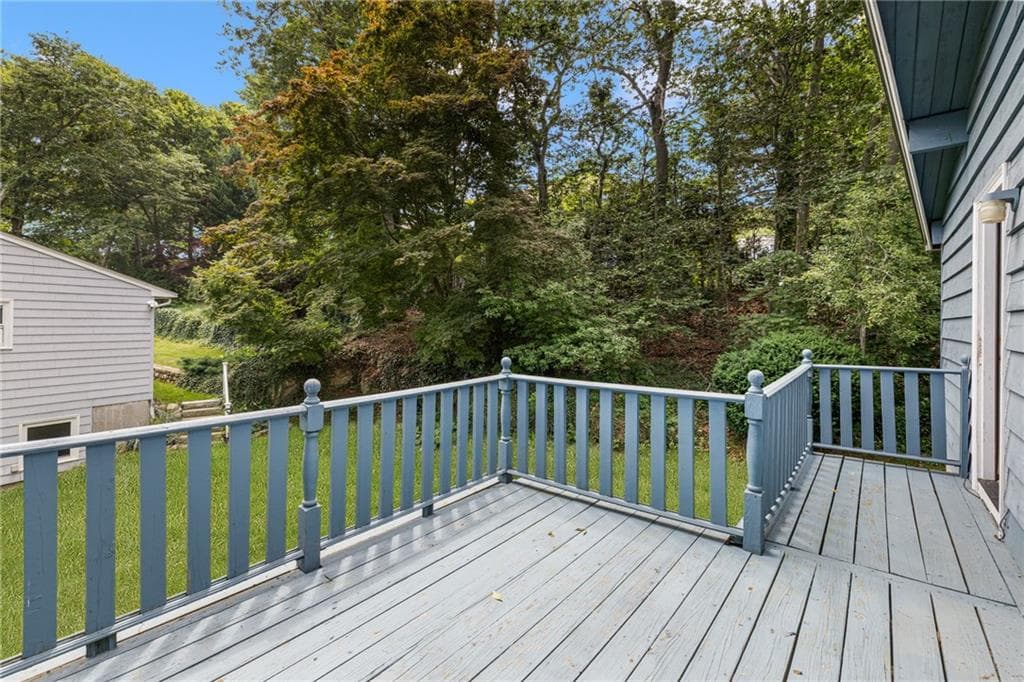 Single Family Residence at 58 Rip Van Winkle Circle, Warwick, photo 10 of 39