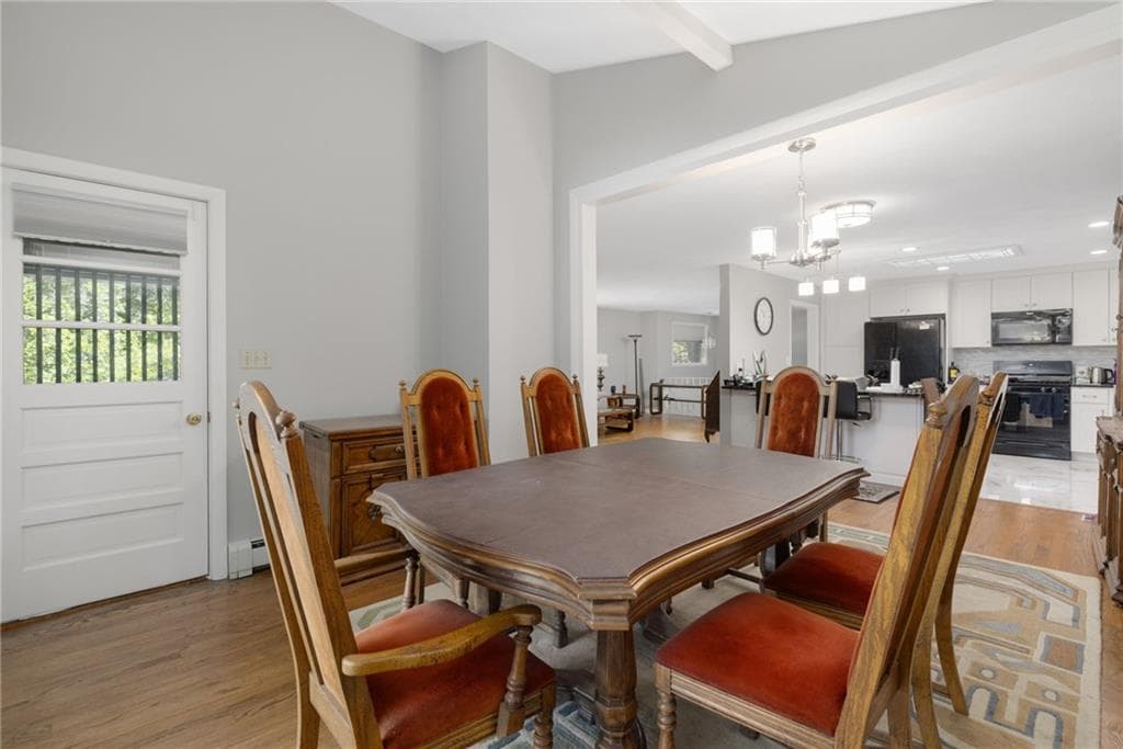 Single Family Residence at 58 Rip Van Winkle Circle, Warwick, photo 18 of 39