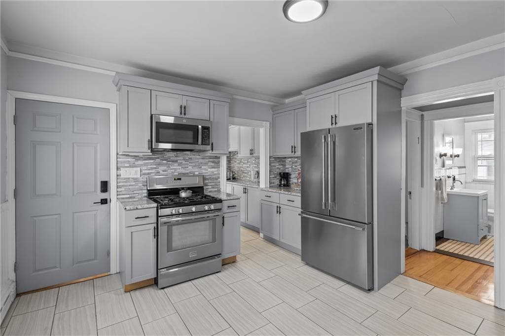 Multi Family at 144 Dante Street, Providence, photo 14 of 20