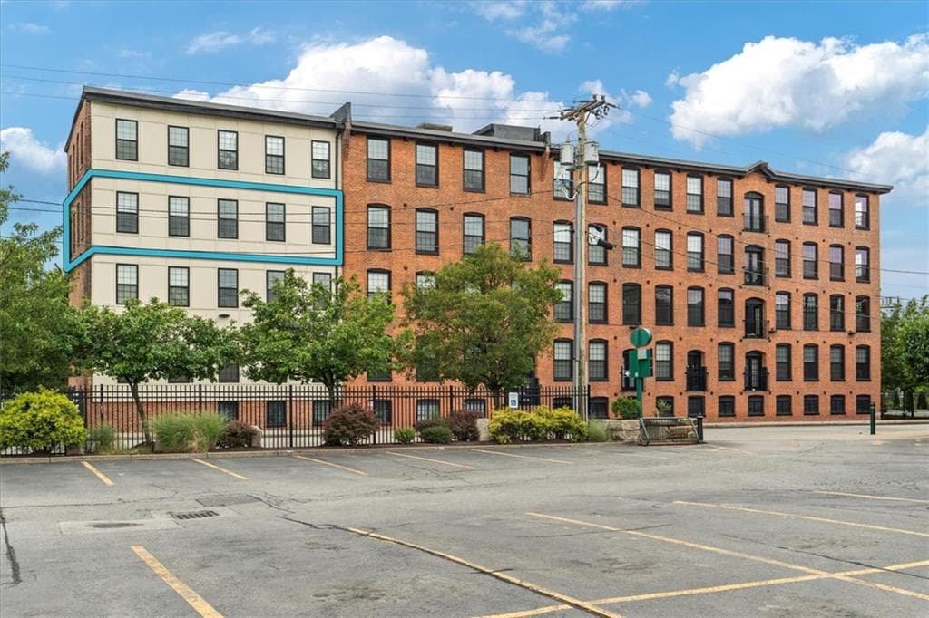 Condominium at 50 Ashburton St. Street UNIT 18, Providence, photo 2 of 40