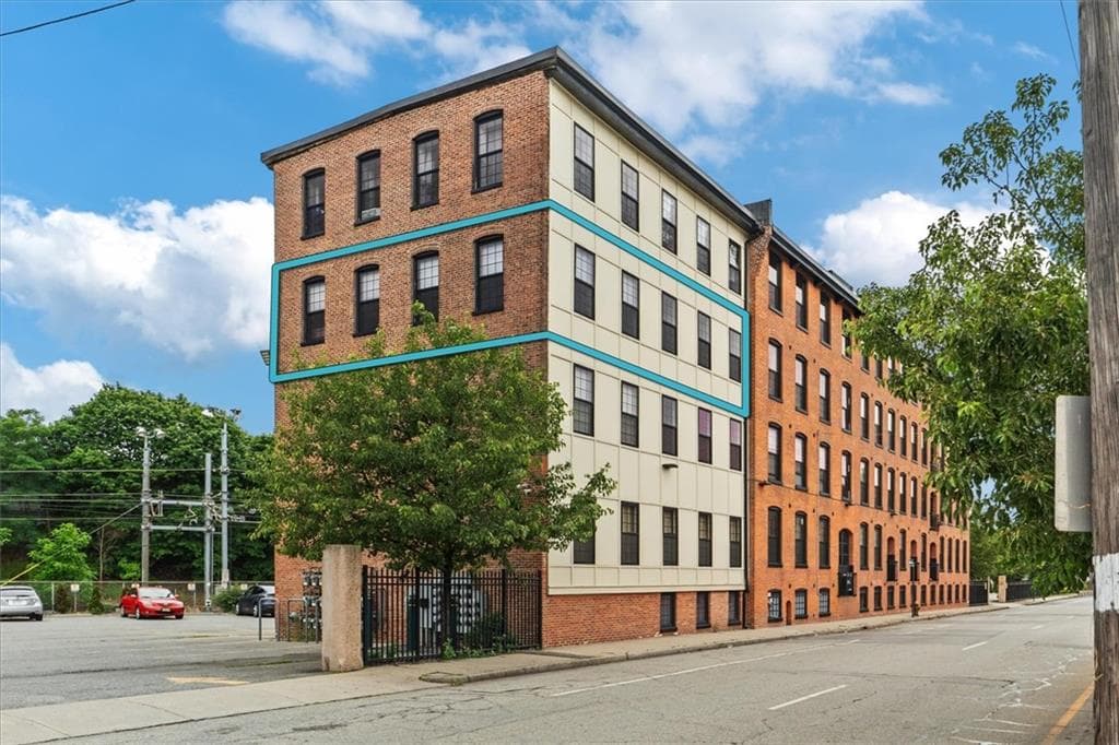 Condominium at 50 Ashburton St. Street UNIT 18, Providence, photo 3 of 40