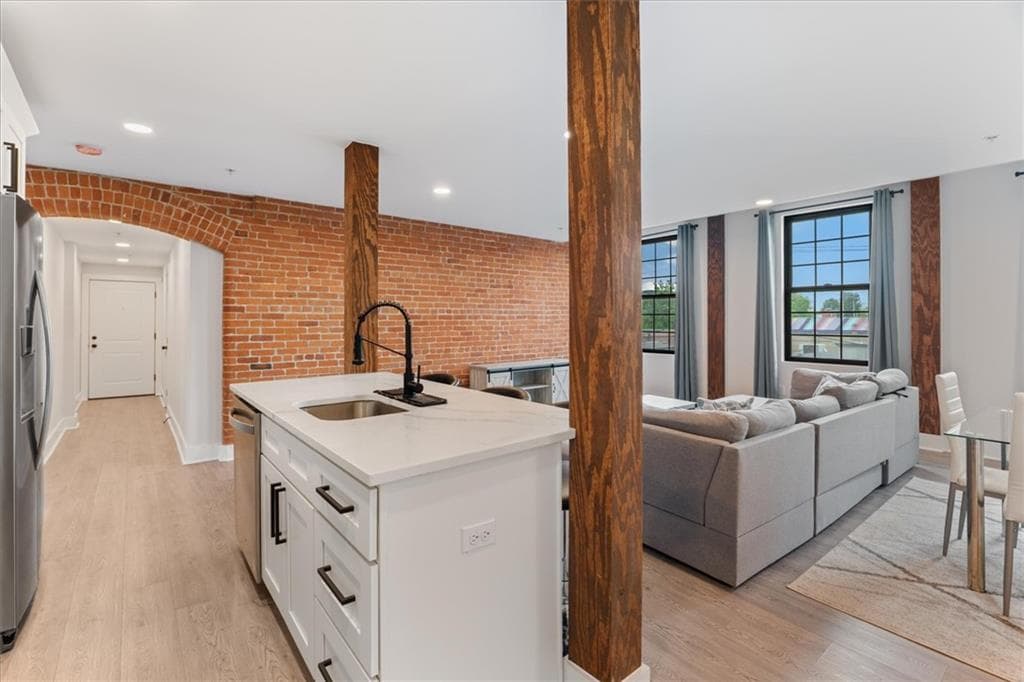 Condominium at 50 Ashburton St. Street UNIT 18, Providence, photo 9 of 40