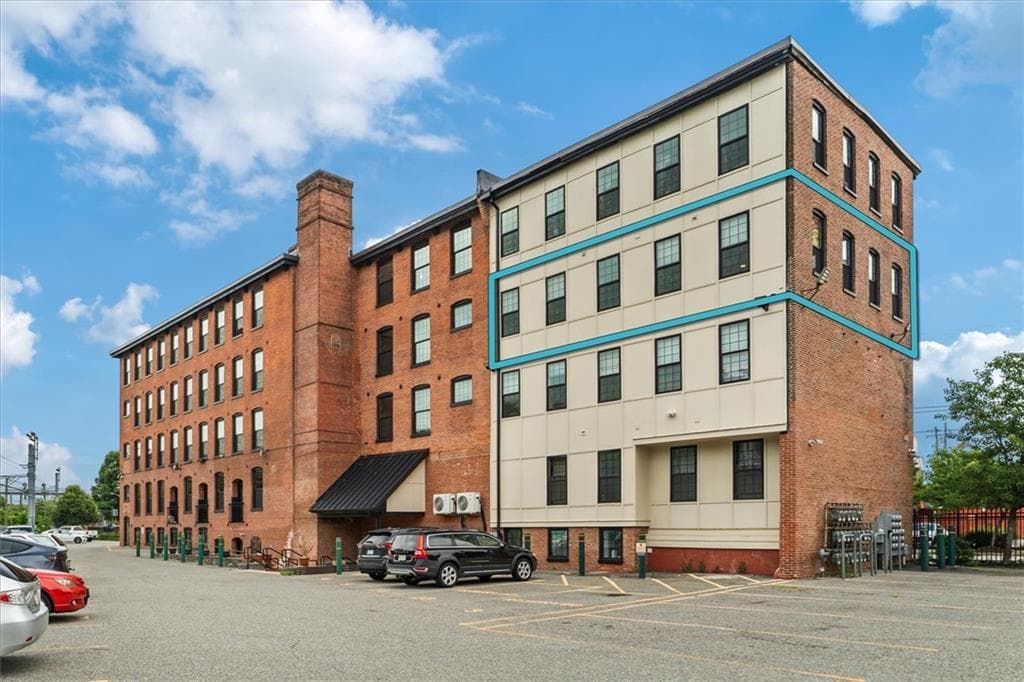 Condominium at 50 Ashburton St. Street UNIT 18, Providence, photo 4 of 40