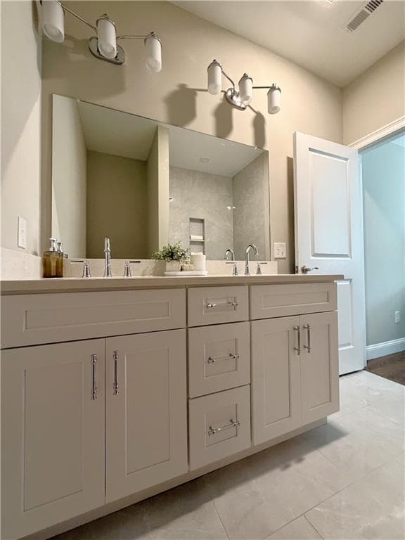Condominium at 3 Fieldstone Way UNIT 3, Johnston, photo 6 of 13