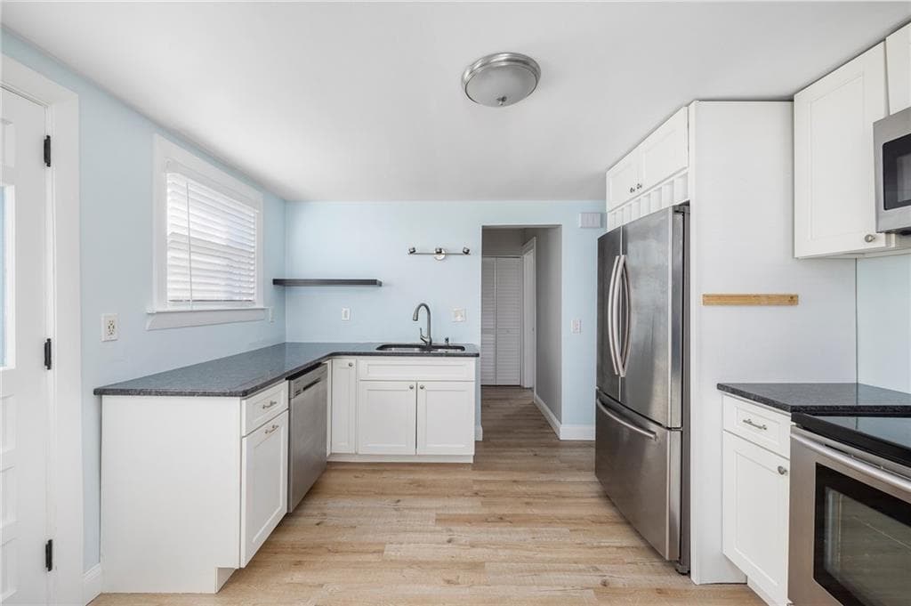 82 Burnside Avenue photo 10