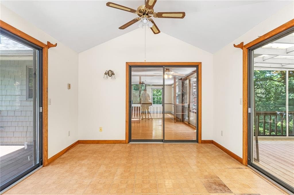 590 Shannock Road photo 20