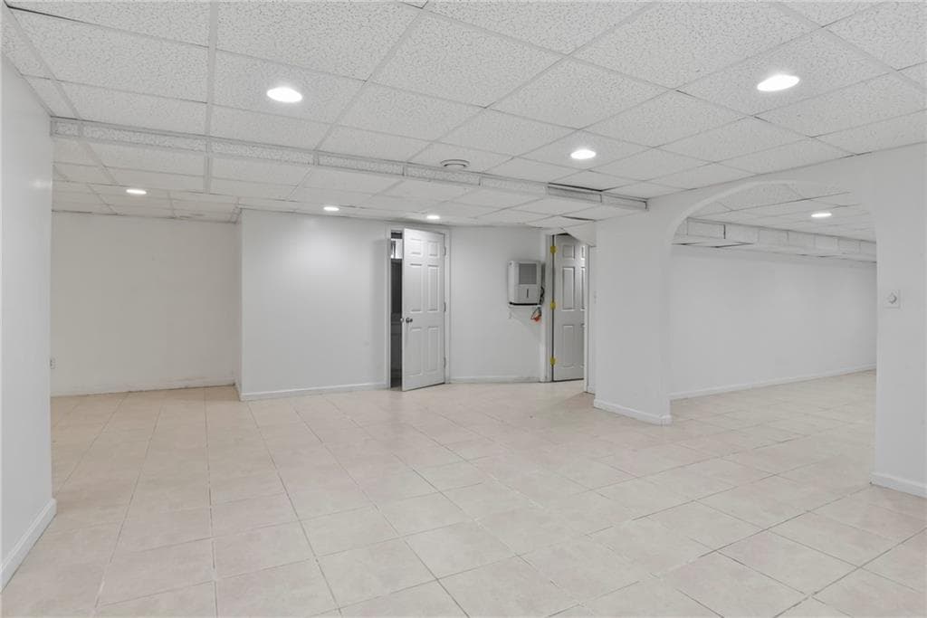 2360 Middle Road photo 38