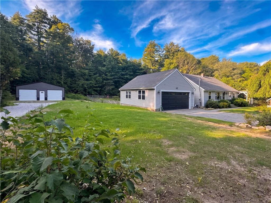 Single Family Residence at 1070 Tarkiln Road, Burrillville, photo 2 of 41