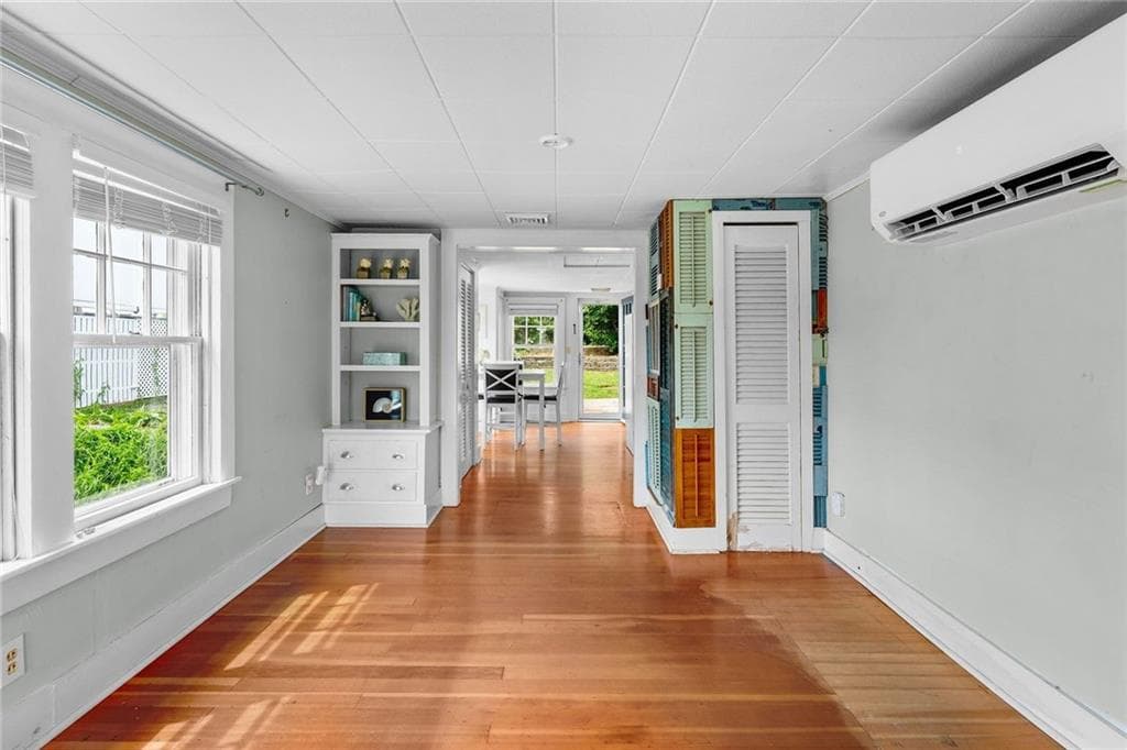 12 Atlantic Avenue photo 4