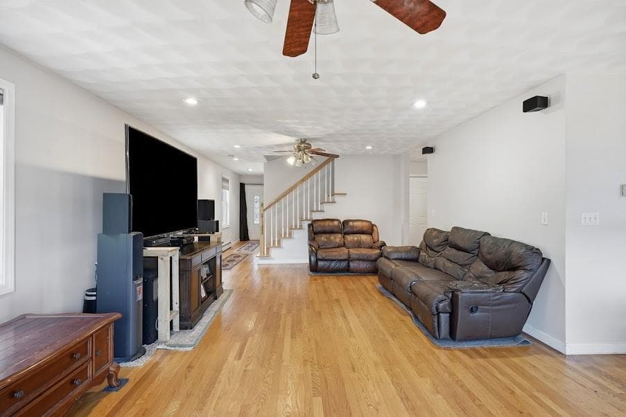 Single Family Residence at 133 Sandringham Avenue, Providence, photo 6 of 39