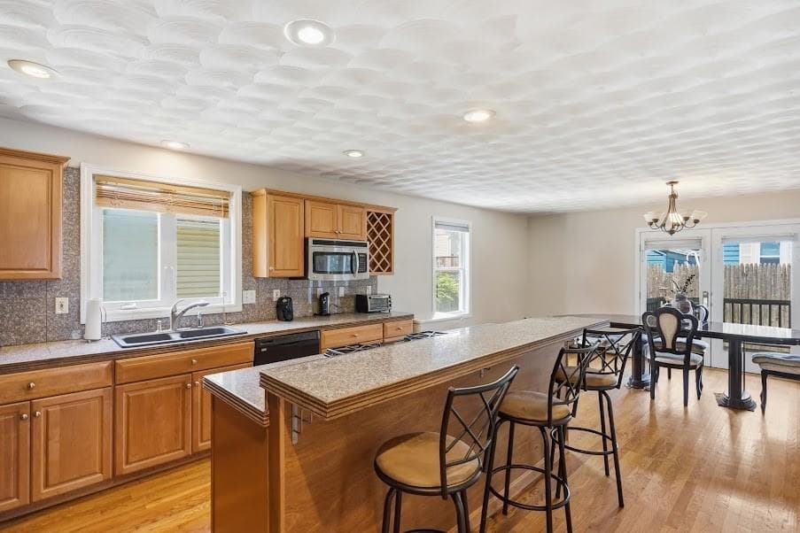 Single Family Residence at 133 Sandringham Avenue, Providence, photo 13 of 39