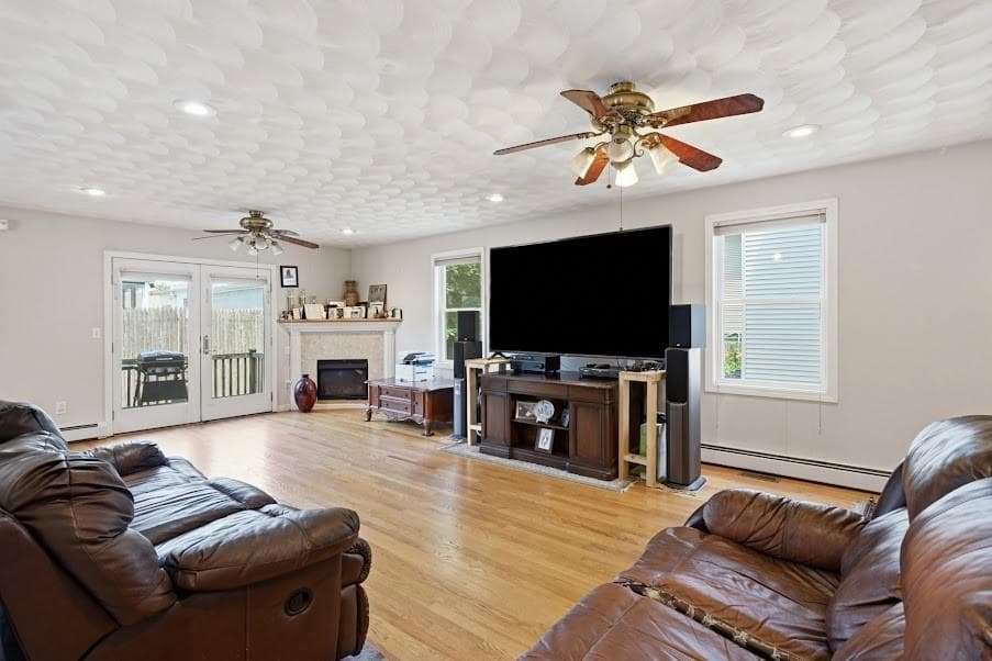 Single Family Residence at 133 Sandringham Avenue, Providence, photo 7 of 39